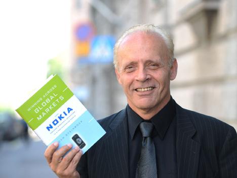 �DƬĬ�J���}