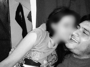 ӡ�ȵ���D�ײ��L���Լ�Ů�� �ѽ�(j��ng)�������(�D)