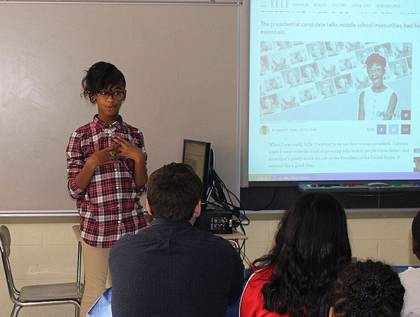 ��һ�W(xu��)У��нƸՈ(q��ng)11�qŮ�����v���|(zh��)��