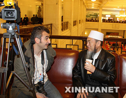 3��5�գ���ʮһ��ȫ��(gu��)����������(hu��)��һ�Ε�(hu��)�h�ڱ���������(hu��)���_Ļ���@����ϯ�_Ļ��(hu��)��ȫ��(gu��)���f(xi��)ί�T�R�_�t�����壩����������������ͨӍ��ӛ�ߚW˹�����L�� ���A��ӛ�ߏ����x �z