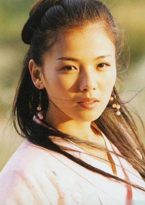 ����Ƴ��ݡ���������ʮ���һ��� Ů�ǽ^�����b����(c��)