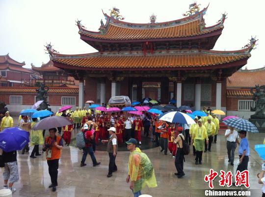 ��ɽ�۾ۋ����׶ȡ�����ҡ� ��ǧ�_���L������