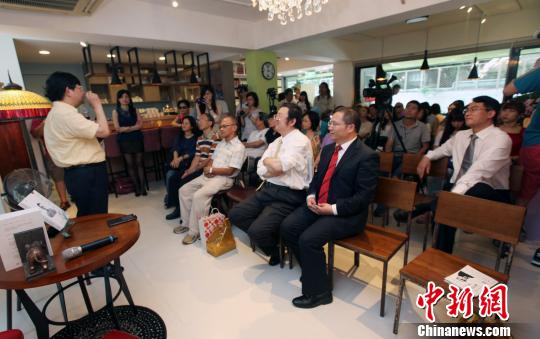 5��29�գ��Lƪ�o���ČW�������Ї��˺��m֮�����w�����l������_���e�С��D��l����F�������S���A �z