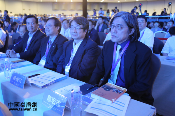 �������_�����e�����Ї��_���W ������ �z��