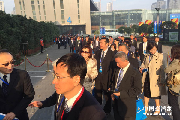 �M�D��2015�ɰ���I���Ͻ�ɽ����_Ļ