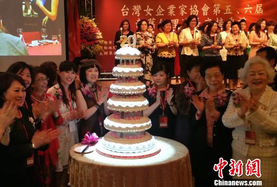 �_��Ů��I�҅f�����塢�������f�������L���ӵ�Y30�������_���e�С��D���Y�F������һ��f���������L�R����Ůʿ���������� �z