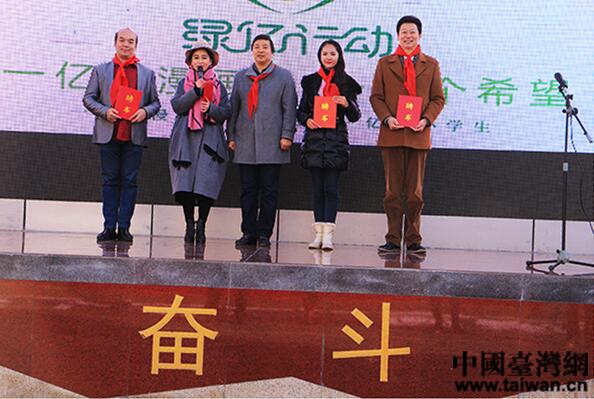 �ɰ�ͬ���y���k���� �h�����������M�^��С�W