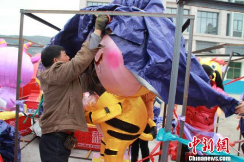 �����Rβ�^(q��)���R���l(xi��ng)�Hٛ(z��ng)�͵�45�M�����ڸ����B���S᪌�(du��)�_(t��i)�a�^�b�����\(y��n)���R�棬�c�R��ʮ��á����Rͬ���[Ԫ���������S�վ� �z