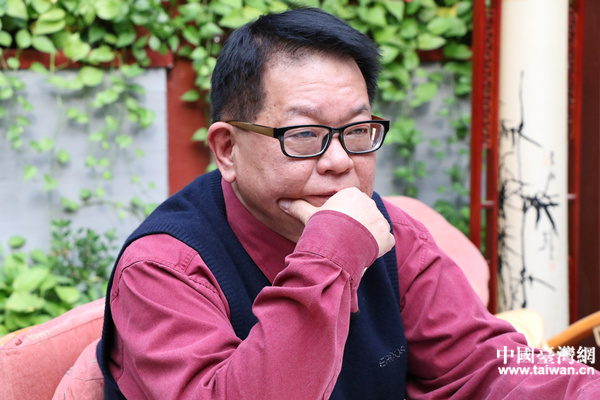 ���ɰ�������ʮ�ꡤ������Lȫ�����fί�T�x���^���ϣ����꠿���M������ ʸ־���及����