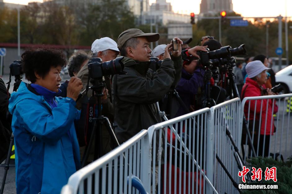 APEC���^�ɱ����¾��c