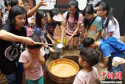 ����Ĺž���ȡ��rˮ��������������������а�����ٲ���<a target='_blank' ><p  align=