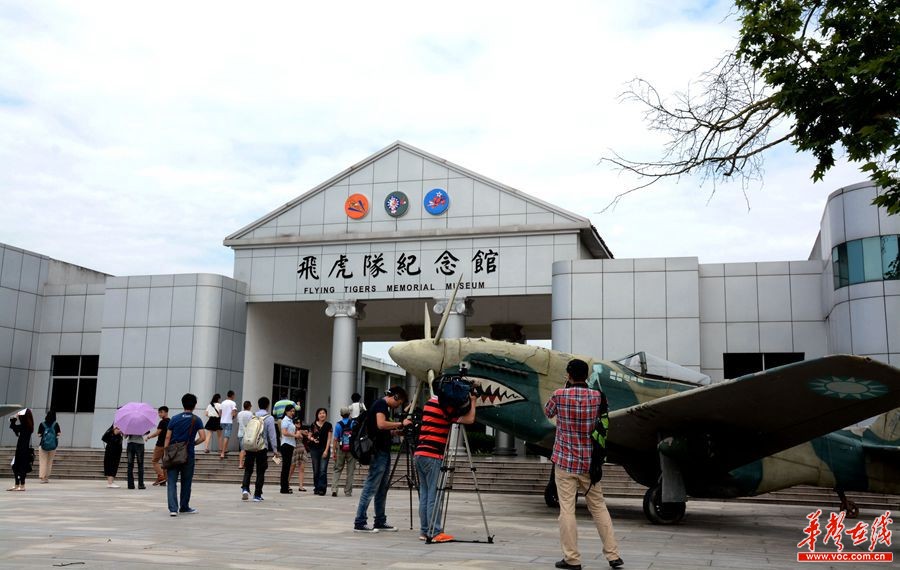 �ƽ��ܽ���ʒ���C��Ů��400������� �o���^7����������ʷ��