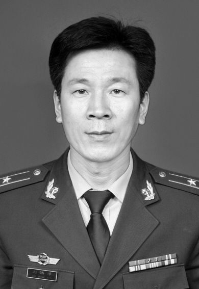 ������ �У��h�壬1978��6�³�����ɽ�|ʡ�������ˣ�1997��12����ɽ�|ʡ�����Б������飬2002��6�¼����Ї����a�h����W���ƌW�v��2013��9���α�����ʯ��ɽ�^��������֧�˾����\�L��2012��9�x���鸱�F���侯��У��㕡�