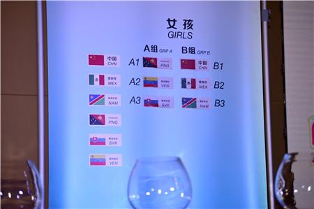 �Ͼ����W����麞�xʽ�ڌ��e�� �Ї�Ů���cī����{�ױȁ�ͬ�M