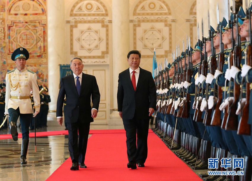  5��7�գ�������ϯ����ƽ�ڰ�˹���{��ϯ���_��˹̹���y�{������Ү���e�еĚgӭ�xʽ�� ���A��ӛ�� ���l�� �z