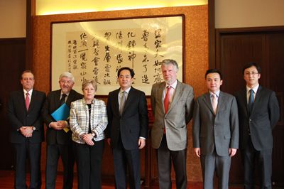 (li��n)�χ�������(j��ng)ί�������ڴ���(x��)��ƽ�L������ȡ���S�T�ɹ�