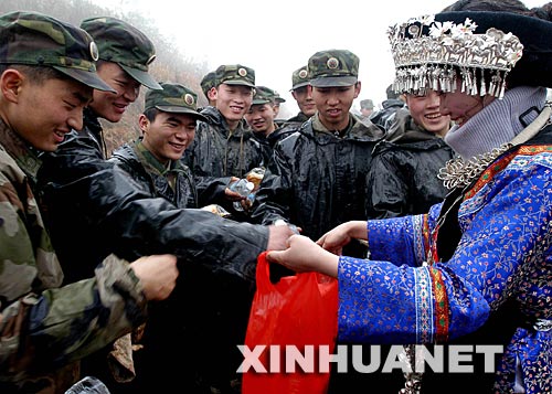 2��17�գ���(d��ng)?sh��)�Ⱥ���԰l(f��)ǰ��(l��i)ο��(w��n)���܊�ٱ�����(d��ng)�գ��ɶ�܊�^(q��)ĳ�������ٱ����F��ʡǭ�|��������h��������������(z��i)��������ݔ����ɾ����@�l��·������h�B�Ӈ�(gu��)��늾W(w��ng)����Ҫͨ����