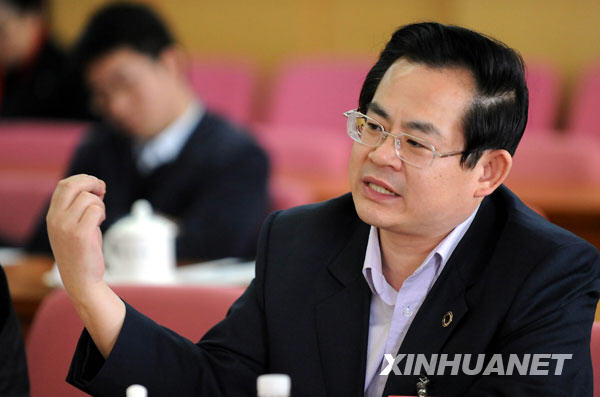 �����Ĵ���ȫ�����f(xi��)ί�T���ҏ��f���Ĵ��Ğ�(z��i)���ؽ���(y��ng)���������أ���(y��u)�Ȼ֏�(f��)���O(sh��)�W(xu��)У���t(y��)Ժ�͵�·���c�ϰ����������P(gu��n)�Ĺ����O(sh��)ʩ����(y��ng)���ϰ�������Ҫ��Q�Ć��}��(y��u)�ȿ��]��