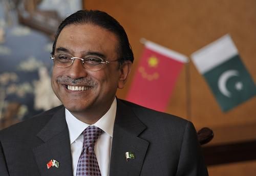 
11��13�����磬�ͻ�˹̹���y�����_��У��ڏV�ݽ������A��ӛ�ߌ��L�������_�ￂ�y�ǌ��̳�ϯ�V�݁��\���_Ļʽ�ġ����ă��ӣ�Ҳ�ǰͻ�˹̹�����h��ϯ�ı����ߠ�Ҳ�����ˌ��L������ �z

