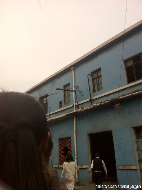 ̽��۽z���ឮ���·�ը�ɗl��Selina�K��(�D)