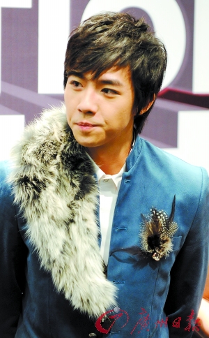 Selina�ឮ���đ�III���Ƃ�������e��ǰ��ը